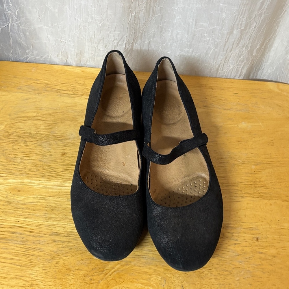Dansko Elegant Black Women's Shoes Size 39/8.5